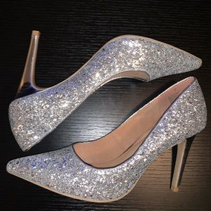 ✨ Sz 7.5 Christian Siriano Silver Heels